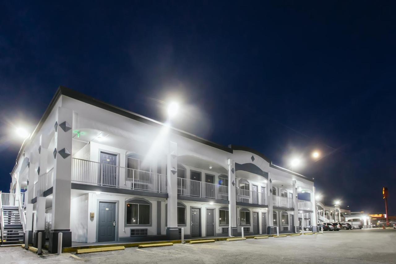 Space City Inn Х'юстон Екстер'єр фото