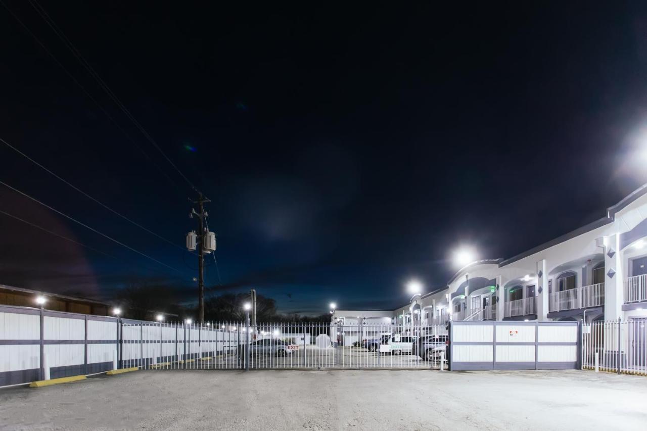 Space City Inn Х'юстон Екстер'єр фото